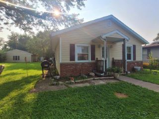 Foreclosed Home - 2105 S WALDEMERE AVE, 47302