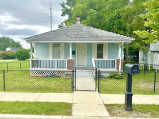 Foreclosed Home - 1605 W 15TH ST, 47302