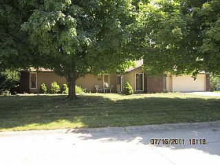 Foreclosed Home - 2109 W SACRAMENTO DR, 47303