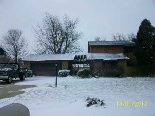 Foreclosed Home - 701 W DARRELL DR, 47303