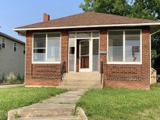 Foreclosed Home - 1500 N WHEELING AVE, 47303