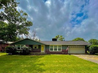 Foreclosed Home - 3001 E ROYERTON RD, 47303
