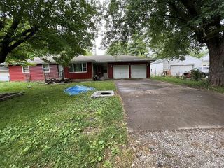 Foreclosed Home - 1200 N HILL ST, 47303