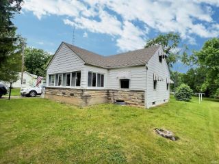 Foreclosed Home - 2106 E ROYERTON RD, 47303