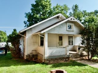 Foreclosed Home - 720 W QUEEN ST, 47303