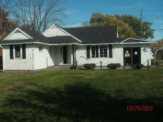 Foreclosed Home - 2108 N HOLLYWOOD AVE, 47304