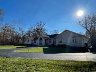Foreclosed Home - 4605 W COUNTY ROAD 400 N, 47304