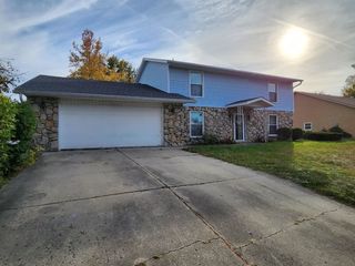 Foreclosed Home - 3807 W SHELLBARK CT, 47304