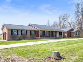 Foreclosed Home - 3913 N COUNTY ROAD 500 W, 47304