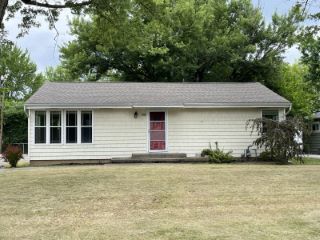 Foreclosed Home - 3300 W AMHERST RD, 47304