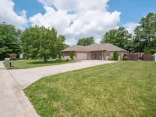 Foreclosed Home - 5608 W HOLMBROOK DR, 47304