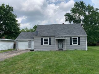 Foreclosed Home - 900 N CLARKDALE DR, 47304