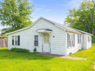 Foreclosed Home - 2604 N OAKWOOD AVE, 47304