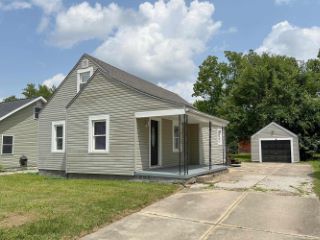 Foreclosed Home - 2116 N HOLLYWOOD AVE, 47304