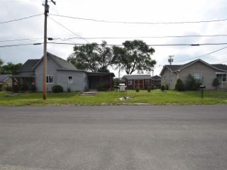 Foreclosed Home - 1401 E GILBERT ST, 47305