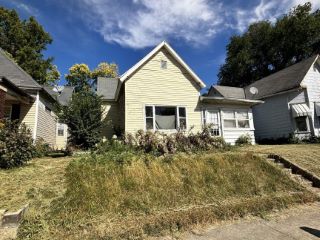 Foreclosed Home - 812 W POWERS ST, 47305