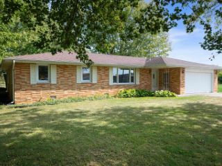 Foreclosed Home - 11200 N SHARPBEND RD, 47320