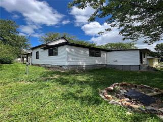 Foreclosed Home - 207 W 7TH ST, 47348
