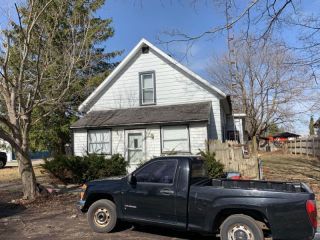 Foreclosed Home - 64 W WALNUT ST, 47354