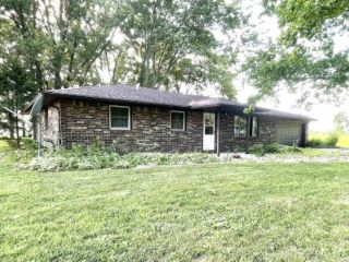 Foreclosed Home - 4099 S COUNTY ROAD 500 E, 47356