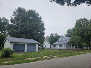 Foreclosed Home - 558 CENTRAL AVE, 47356