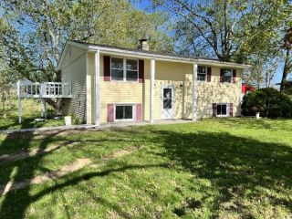 Foreclosed Home - 1205 N COUNTY ROAD 300 W, 47362