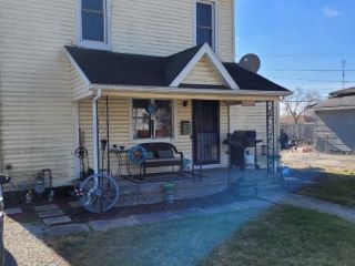 Foreclosed Home - 2219 WALNUT ST, 47362