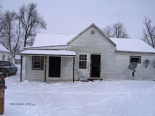 Foreclosed Home - 916 W HIGH ST, 47371