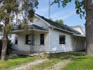 Foreclosed Home - 824 E WATER ST, 47371