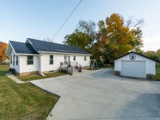 Foreclosed Home - 5854 S FAIRFAX RD, 47401