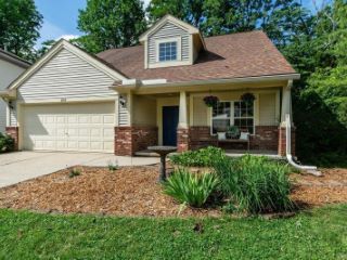Foreclosed Home - 2114 S SUMMERWOOD CT, 47401