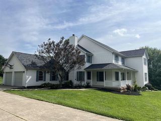 Foreclosed Home - 2802 E LILAC CT, 47401