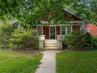 Foreclosed Home - 402 E 1ST ST, 47401