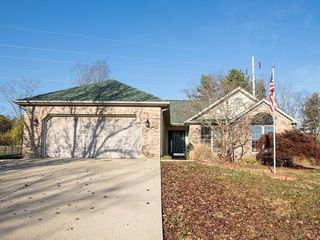 Foreclosed Home - 714 W WHITETHORN WAY, 47403