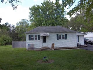 Foreclosed Home - 150 W ZIKES RD, 47403