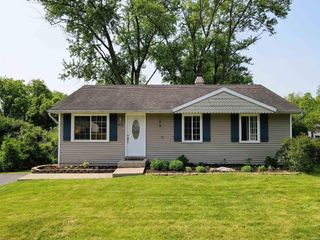Foreclosed Home - 911 W BRIARCLIFF DR, 47404