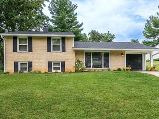 Foreclosed Home - 3212 N VALLEYVIEW DR, 47404