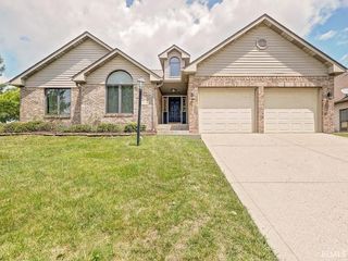 Foreclosed Home - 3707 E TAMARRON DR, 47408