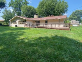 Foreclosed Home - 4402 N HILLVIEW DR, 47408