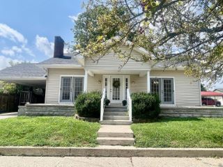Foreclosed Home - 1117 O ST, 47421
