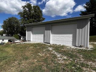 Foreclosed Home - 2312 K ST, 47421