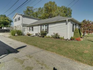 Foreclosed Home - 1419 5TH ST, 47421