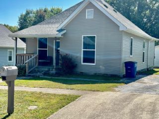 Foreclosed Home - 1312 2ND ST, 47421
