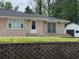 Foreclosed Home - 521 S 2ND ST, 47429