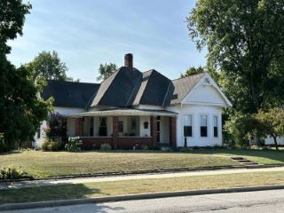 Foreclosed Home - 106 N JEFFERSON ST, 47471