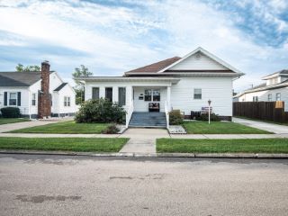 Foreclosed Home - 417 W 4TH ST, 47512