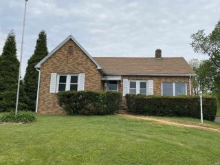 Foreclosed Home - 704 S 5TH ST, 47541