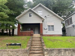 Foreclosed Home - 414 N JACKSON ST, 47542