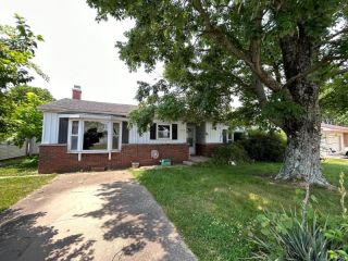 Foreclosed Home - 2313 STACEY LN, 47546