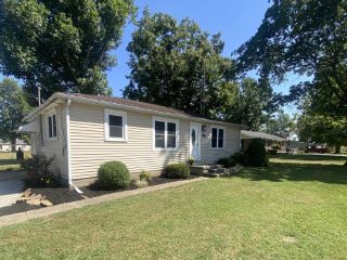 Foreclosed Home - 1107 BUCHANAN ST, 47557